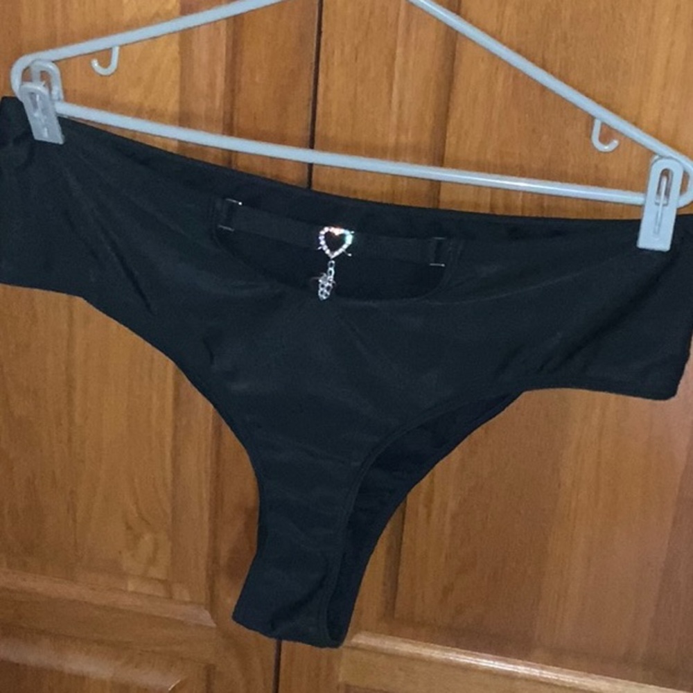 Bikini Bottom - Picture 3 of 7